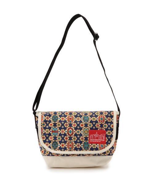 Manhattan Portage（マンハッタンポーテージ）の「●Manhattan Portage×BEAMS BOY / 別注“1605” LIBERTY 15SS（ショルダーバッグ・レディース・ブラック/ネイビー・ONE SIZE）」の21枚目の写真