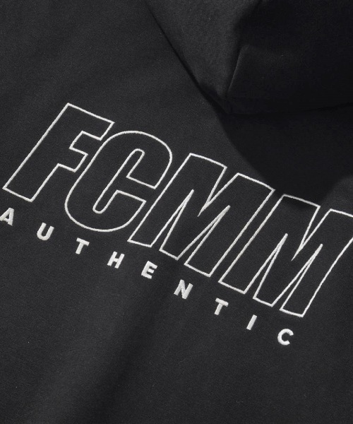 FCMM（エフシーエムエム）の「AUTHENTIC LINEAR LOGO HOODIE ZIP