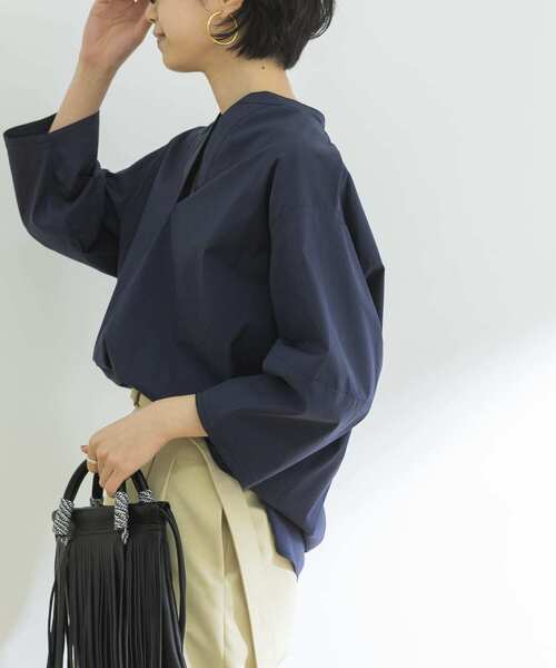 URBAN RESEARCH（アーバンリサーチ）の「ペーパータッチコットンブラウス（シャツ/ブラウス・レディース・ブルー/オフホワイト/ネイビー・FREE）」の13枚目の写真