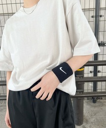 NIKE（ナイキ）の「ナイキ スウッシュ リストバンド/Nike Swoosh Wristband（スポーツグッズ・メンズ）」
