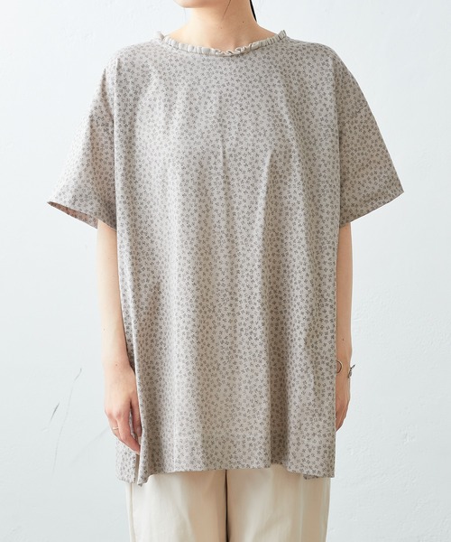 PUAL CE CIN（ピュアルセシン）の「小花プリント襟フリルチュニック（Tシャツ/カットソー・レディース・ベージュ/オフホワイト/サックスブルー・FREE）」の13枚目の写真