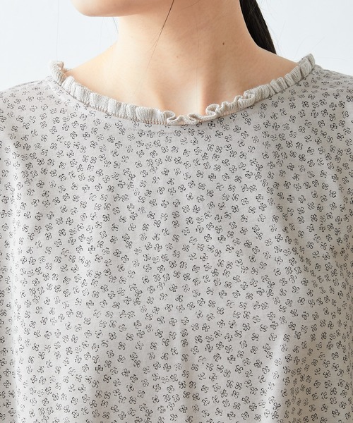 PUAL CE CIN（ピュアルセシン）の「小花プリント襟フリルチュニック（Tシャツ/カットソー・レディース・ベージュ/オフホワイト/サックスブルー・FREE）」の16枚目の写真