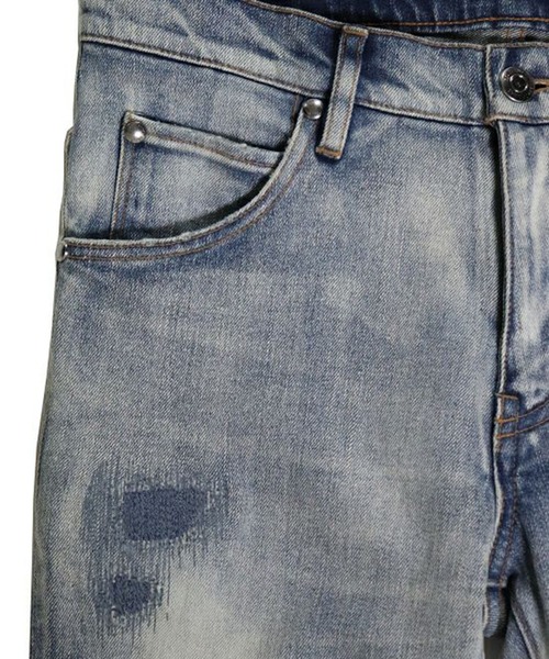 1 piu 1 uguale 3（ウノピゥウノウグァーレトレ）の「9 TAPERED (DAMAGED)（デニムパンツ・メンズ・ブルー・Ⅲ/Ⅳ）」の2枚目の写真