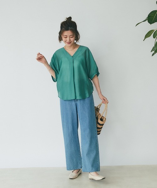 un dix cors(アンディコール)の「上品な光沢でキレイ見え テンセルカールマイヤーVネックブラウス(シャツ/ブラウス・レディース・ライトグレー/パープル/グリーン・FREE)」の18枚目の写真