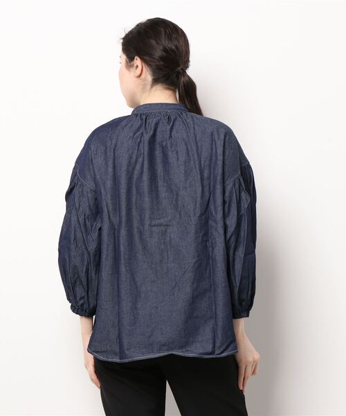 KOBE LETTUCE（コウベレタス）の「ステッチデニムボリュームスリーブブラウス（シャツ/ブラウス・レディース・インディゴブルー/ブラック/オフホワイト・FREE）」の4枚目の写真