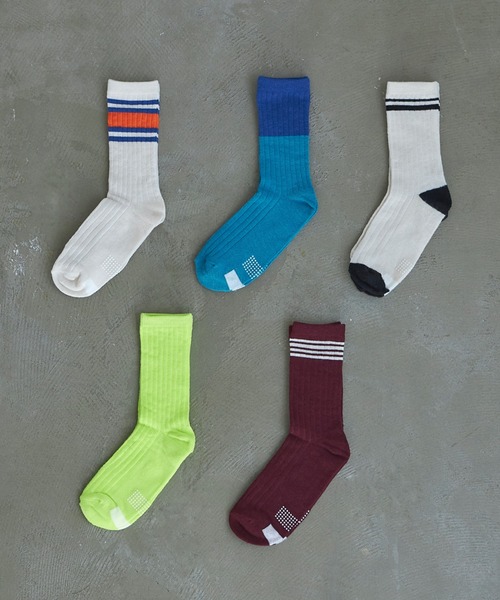 PAIRMANON STREET(ペアマノンストリート)の「【PAIRMANON STREET】【5足セット】アソートソックスセット(ソックス/靴下・キッズ・シルバー系その他/ライトグリーン/レッド・M/L)」の3枚目の写真