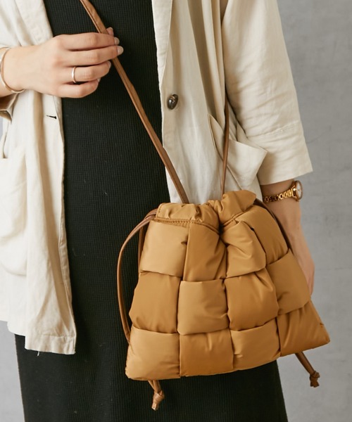 Actually（アクチュアリー）の「NYLON MESH POUCH ナイロンメッシュショルダー（ショルダーバッグ・レディース・ベージュ/ブラック/イエロー・フリー）」の3枚目の写真