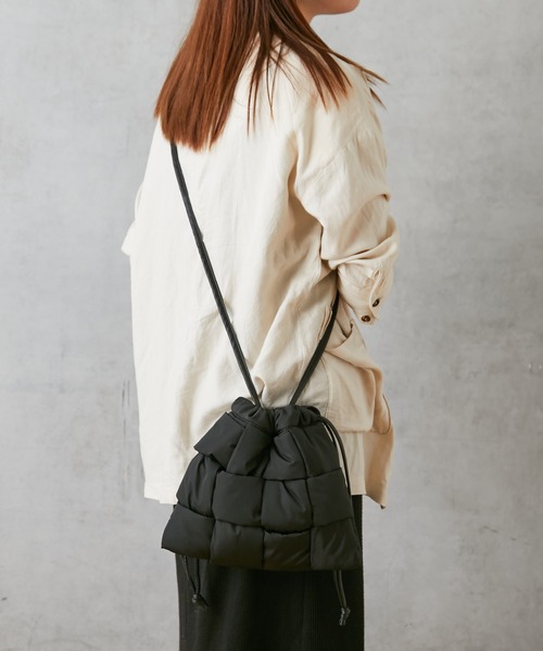 Actually（アクチュアリー）の「NYLON MESH POUCH ナイロンメッシュショルダー（ショルダーバッグ・レディース・ベージュ/ブラック/イエロー・フリー）」の11枚目の写真