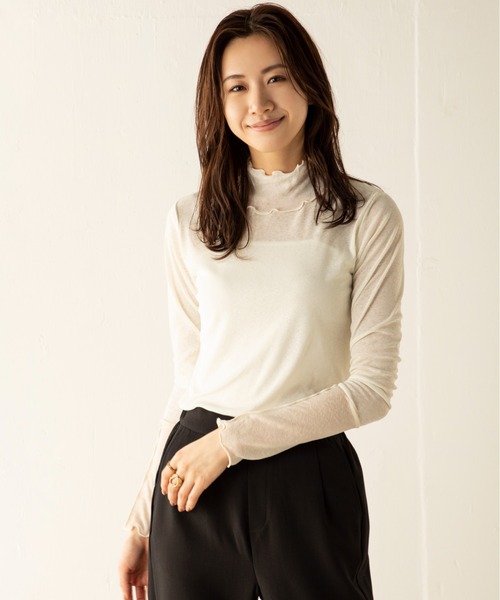 MILLION CARATS(ミリオンカラッツ)の「単品でもインナーとしても活躍!エフォートレスな雰囲気なのメロー袖切替ハイネックカットソー(Tシャツ/カットソー・レディース・グリーン/ブラウン/オフホワイト/パープル/ブラック・FREE)」の10枚目の写真
