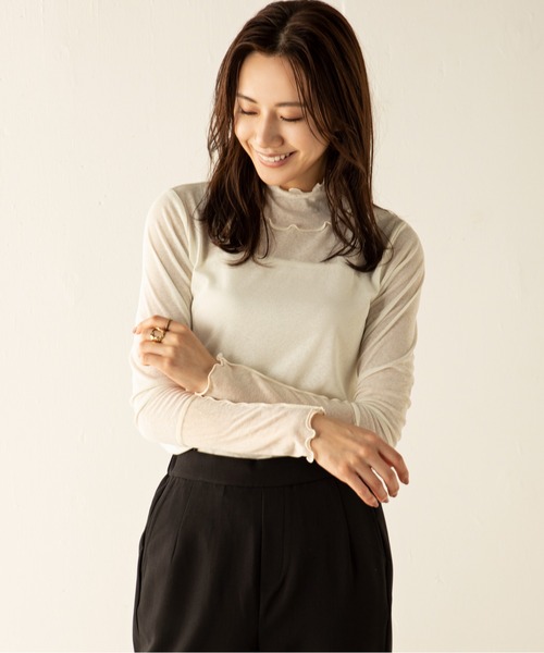 MILLION CARATS(ミリオンカラッツ)の「単品でもインナーとしても活躍!エフォートレスな雰囲気なのメロー袖切替ハイネックカットソー(Tシャツ/カットソー・レディース・グリーン/ブラウン/オフホワイト/パープル/ブラック・FREE)」の18枚目の写真