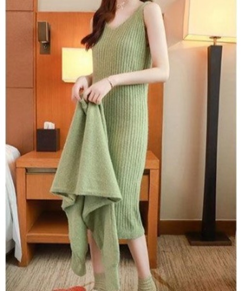 Ritzy（リッツィー）の「ニットトップス＋ニットワンピース 2点セット（ワンピース・レディース・ブラック/アイボリー/グリーン・M/L）」の5枚目の写真