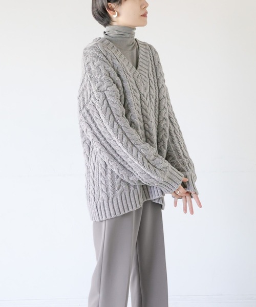 LEPSIM(レプシィム)の「【FOR I SERIES】ケーブルニットプルオーバー 170803(ニット/セーター・レディース・オフホワイト/グレー/キャメル・SMALL)」の7枚目の写真