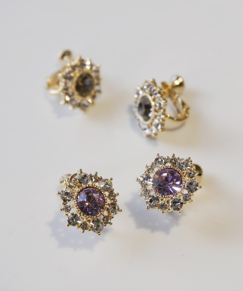 Port(ポート)の「フラワー ビジュー×パール イヤリング(イヤリング・レディース・ホワイト/パープル/ブラック・FREE)」の5枚目の写真