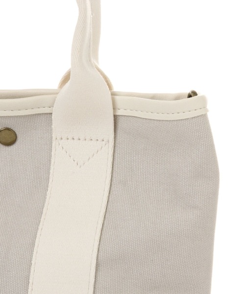 studio CLIP（スタディオクリップ）の「W撥水キャンバストートショルダー（トートバッグ・レディース・オフホワイト/グレー/キャメル・FREE）」の11枚目の写真