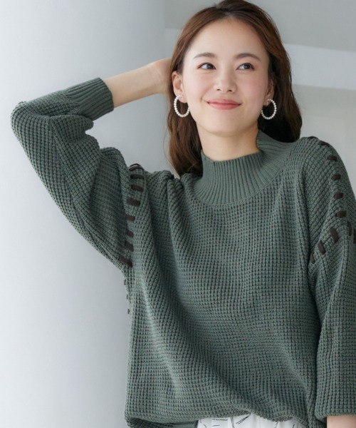 miclat(ミクラ)の「大きいサイズ ワッフル編ステッチラインニット miclat(ニット/セーター・レディース・オフホワイト/ブラック/カーキ系・L/LL/3L/4L/5L)」の6枚目の写真