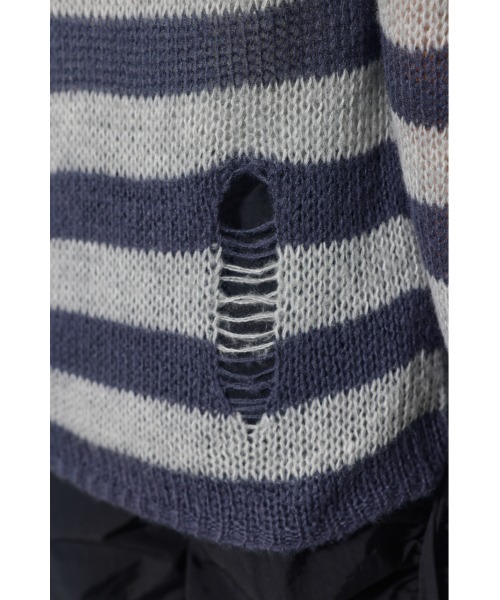 LAGUA GEM（ラグアジェム）の「DAMAGE BORDER KNIT ボーダーニット（ニット/セーター・レディース・ブラック/ブルー・FREE）」の11枚目の写真