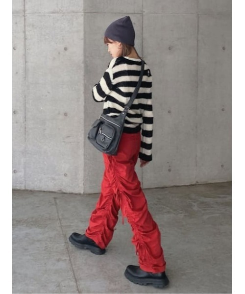 LAGUA GEM（ラグアジェム）の「DAMAGE BORDER KNIT ボーダーニット（ニット/セーター・レディース・ブラック/ブルー・FREE）」の17枚目の写真