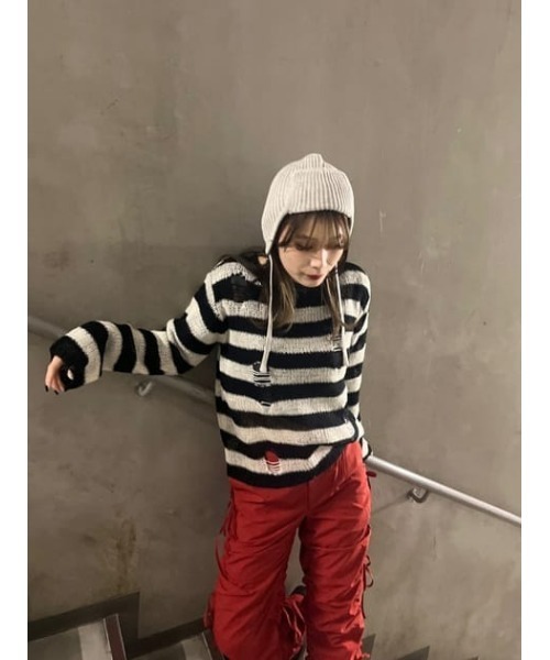 LAGUA GEM（ラグアジェム）の「DAMAGE BORDER KNIT ボーダーニット（ニット/セーター・レディース・ブラック/ブルー・FREE）」の19枚目の写真