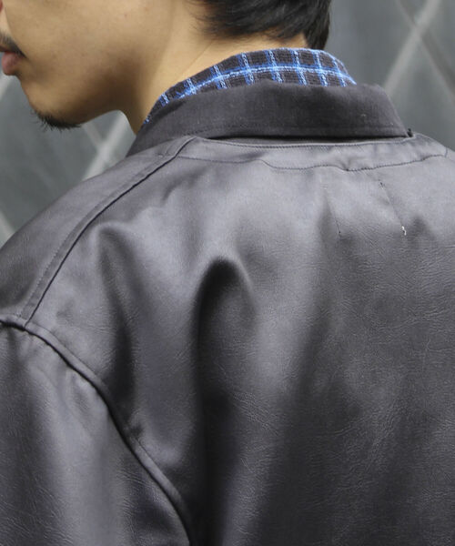 GLOSTER（グロスター）の「【GLOSTER/グロスター】フェイクレザーノーカラージャケット（ブルゾン・メンズ・ブラック・L/M）」の18枚目の写真