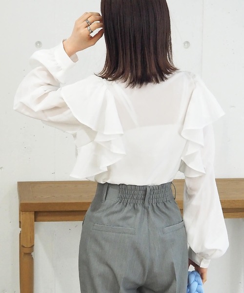 tiptop（ティップトップ）の「ラッフルボウタイブラウス（シャツ/ブラウス・レディース・ブラック/オフホワイト・FREE）」の4枚目の写真