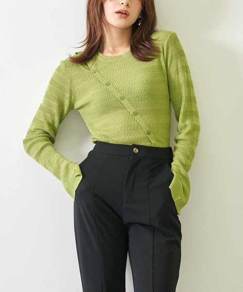 ANAP(アナップ)の「カットアウト袖スリットデザイントップスカットソー(Tシャツ/カットソー・レディース・グリーン/アイボリー/ブラック・FREE)」の3枚目の写真