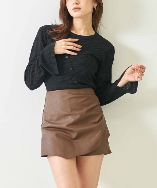 ANAP(アナップ)の「カットアウト袖スリットデザイントップスカットソー(Tシャツ/カットソー・レディース・グリーン/アイボリー/ブラック・FREE)」の1枚目の写真