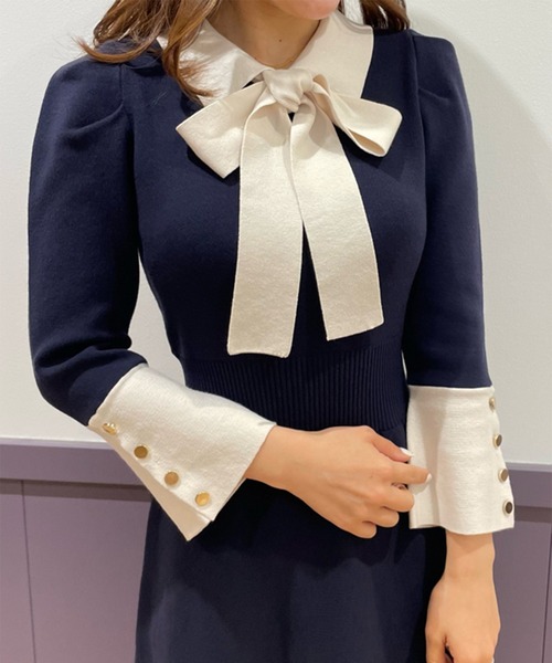 31 Sons de mode（トランテアン　ソン　ドゥ　モード）の「配色衿ボウタイニットワンピース（ワンピース・レディース・ネイビー/ラベンダー・36）」の21枚目の写真