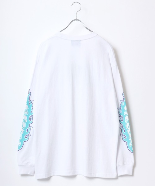 SEQUENZ(シークエンズ)の「SEQUENZ/シークエンズ オーバーサイズ ファイヤー ワッペン モチーフ バックプリント ロゴ ロンT(Tシャツ/カットソー・メンズ・カーキ/ブラック/レモンイエロー/ブラック系その他/ホワイト/ホワイト系その他・M/L/LL)」の7枚目の写真