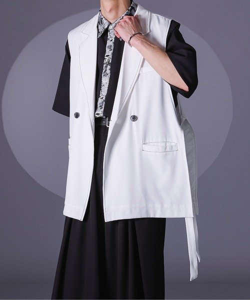 Ellno Loset(エルノロゼット)の「配色ステッチジレ(ベスト・メンズ・オフホワイト/ブラック・MEDIUM/LARGE)」の1枚目の写真