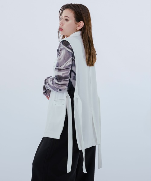 Ellno Loset(エルノロゼット)の「配色ステッチジレ(ベスト・メンズ・オフホワイト/ブラック・MEDIUM/LARGE)」の13枚目の写真