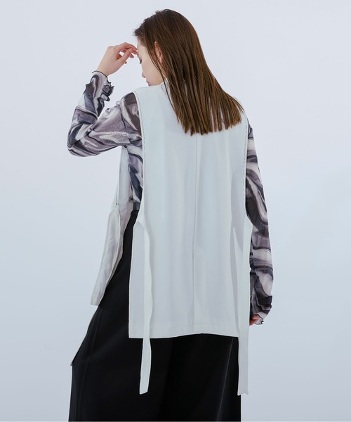 Ellno Loset(エルノロゼット)の「配色ステッチジレ(ベスト・メンズ・オフホワイト/ブラック・MEDIUM/LARGE)」の6枚目の写真