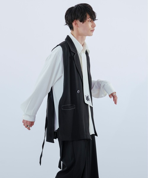 Ellno Loset(エルノロゼット)の「配色ステッチジレ(ベスト・メンズ・オフホワイト/ブラック・MEDIUM/LARGE)」の15枚目の写真