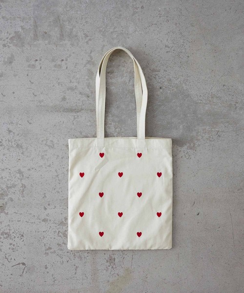 EFOLE（エフォル）の「キャンバス ハート デイジー 刺しゅう トートバッグ（トートバッグ・レディース・ホワイト/レッド・FREE）」の5枚目の写真