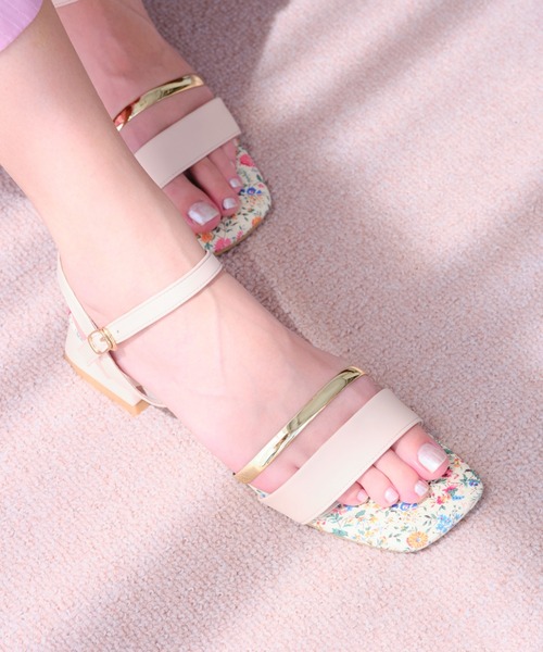 Launa lea(ラウナレア)の「ゴールドラインスクエアトゥサンダル(0521)(サンダル・レディース・アイボリー/ピンクベージュ/ブラック/ブルー系その他/ライトピンク・S/M/L/LL)」の5枚目の写真