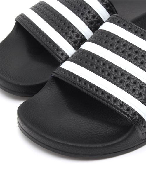 adidas（アディダス）の「adidas ADILETTE（サンダル・メンズ・ブラック/ホワイト/ネイビー・27.5cm/26.5cm/25.5cm）」の10枚目の写真
