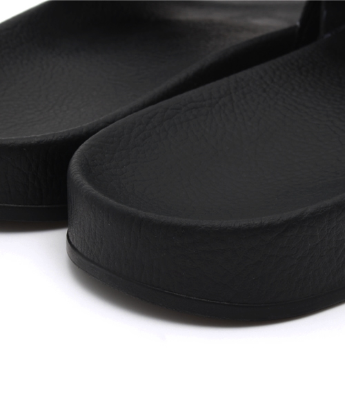 adidas（アディダス）の「adidas ADILETTE（サンダル・メンズ・ブラック/ホワイト/ネイビー・27.5cm/26.5cm/25.5cm）」の4枚目の写真