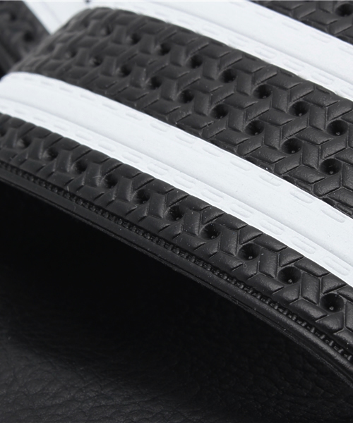 adidas（アディダス）の「adidas ADILETTE（サンダル・メンズ・ブラック/ホワイト/ネイビー・27.5cm/26.5cm/25.5cm）」の6枚目の写真