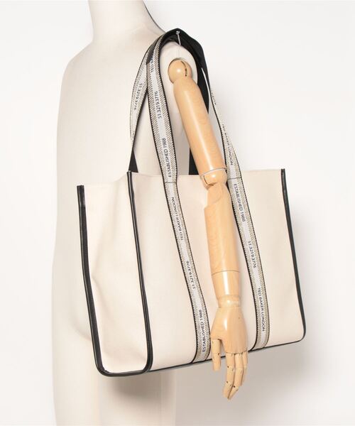 Ted Baker(テッドベーカー)の「GEORJEY ブランデッド キャンバス トートバッグ(トートバッグ・レディース・オートミール・O/S)」の5枚目の写真