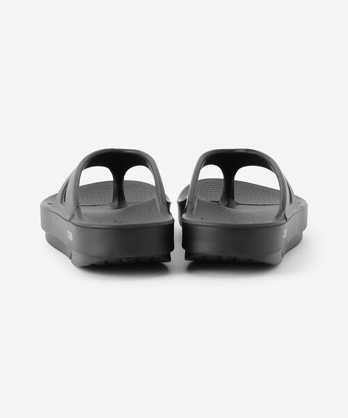 OOFOS（ウーフォス）の「OOFOS | OOriginal BLACK WOMEN（サンダル・レディース・ブラック・24/23）」の5枚目の写真