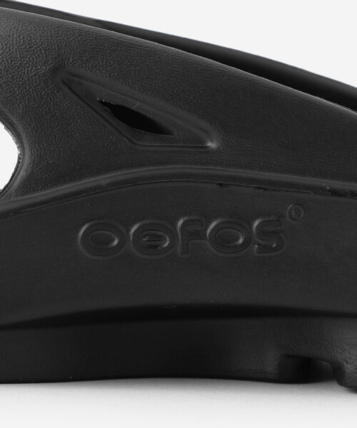OOFOS（ウーフォス）の「OOFOS | OOriginal BLACK WOMEN（サンダル・レディース・ブラック・24/23）」の10枚目の写真