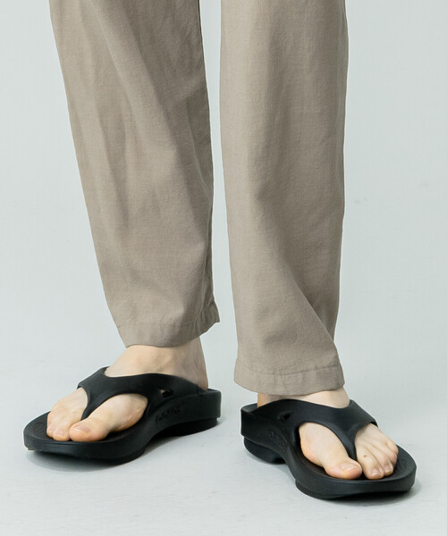 OOFOS（ウーフォス）の「OOFOS | OOriginal BLACK WOMEN（サンダル・レディース・ブラック・24/23）」の13枚目の写真