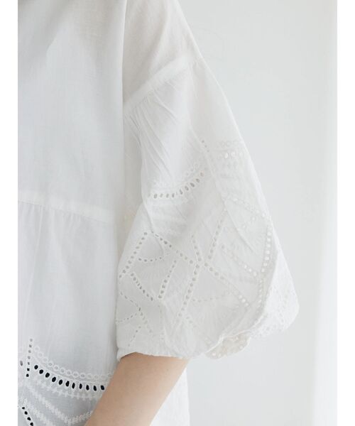 CRAFT STANDARD BOUTIQUE(クラフトスタンダードブティック)の「インドコットンアイレット刺繍バルーンスリーブブラウス(シャツ/ブラウス・レディース・オフホワイト/グリーン/ブラック・FREE)」の11枚目の写真