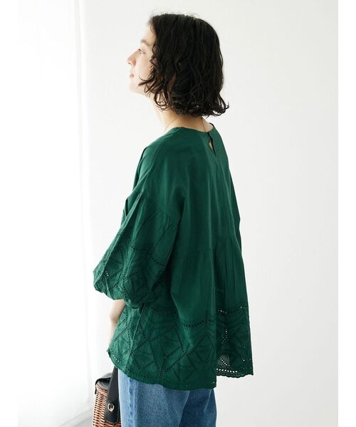 CRAFT STANDARD BOUTIQUE(クラフトスタンダードブティック)の「インドコットンアイレット刺繍バルーンスリーブブラウス(シャツ/ブラウス・レディース・オフホワイト/グリーン/ブラック・FREE)」の18枚目の写真