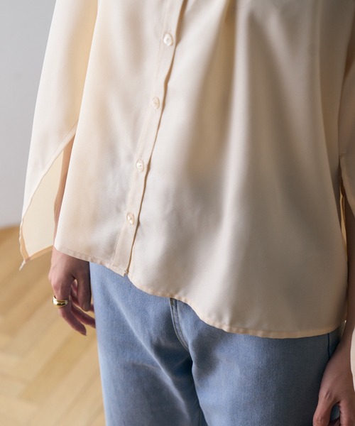 Ada.(エイダ)の「フロントギャザースリットフレアスリーブブラウス(シャツ/ブラウス・レディース・ホワイト/ブラック/アイボリー/モカ・FREE)」の9枚目の写真