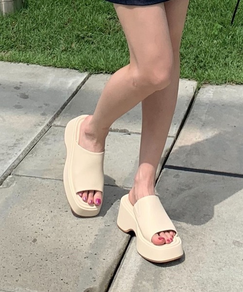 ALAND（エーランド）の「プラットフォームサンダル 2198600（サンダル・レディース・ベージュ/ブラック/ホワイト・SMALL/MEDIUM/LARGE）」の21枚目の写真