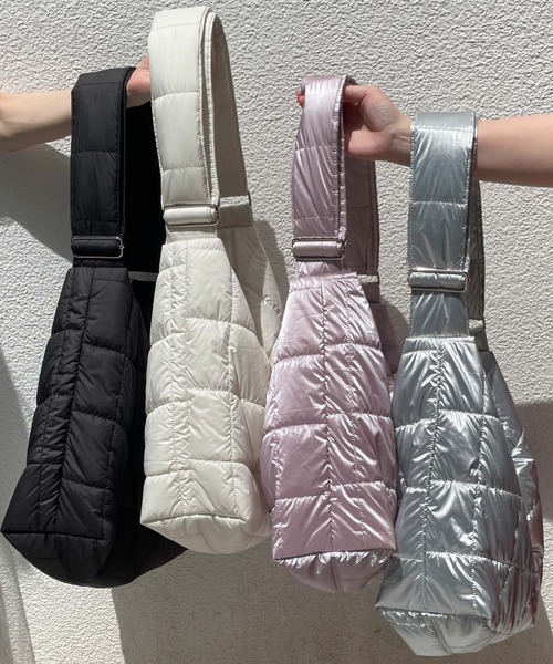 WEGO（ウィゴー）の「WEGO/BIGパデッドワンショルダー（ショルダーバッグ・レディース・ホワイト/ブラック/ライトピンク/シルバー/その他1・FREE）」の15枚目の写真