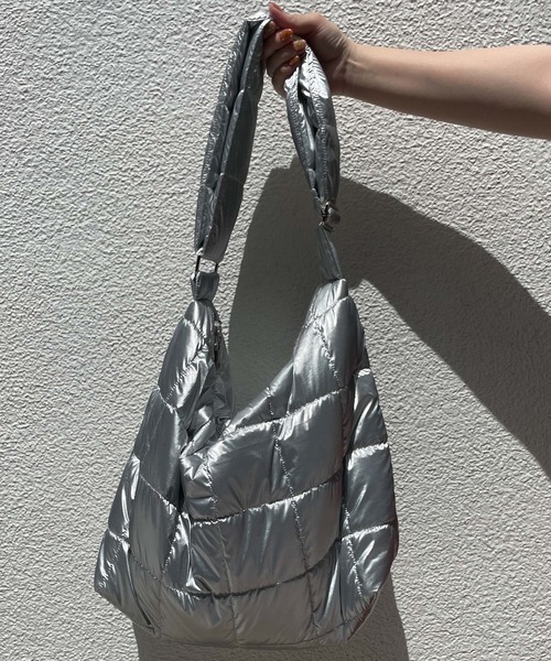 WEGO（ウィゴー）の「WEGO/BIGパデッドワンショルダー（ショルダーバッグ・レディース・ホワイト/ブラック/ライトピンク/シルバー/その他1・FREE）」の8枚目の写真