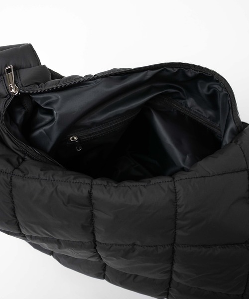 WEGO（ウィゴー）の「WEGO/BIGパデッドワンショルダー（ショルダーバッグ・レディース・ホワイト/ブラック/ライトピンク/シルバー/その他1・FREE）」の14枚目の写真