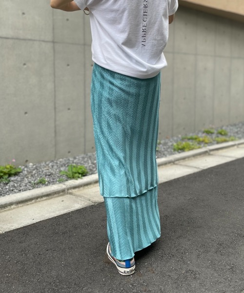 mi via loca(ミヴィアロカ)の「シャイニーストライプWAVEプリーツ レイヤードスカート(スカート・レディース・ブラック/ベージュ/ブルー・FREE)」の8枚目の写真
