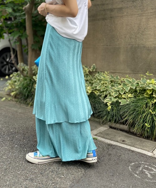 mi via loca(ミヴィアロカ)の「シャイニーストライプWAVEプリーツ レイヤードスカート(スカート・レディース・ブラック/ベージュ/ブルー・FREE)」の9枚目の写真